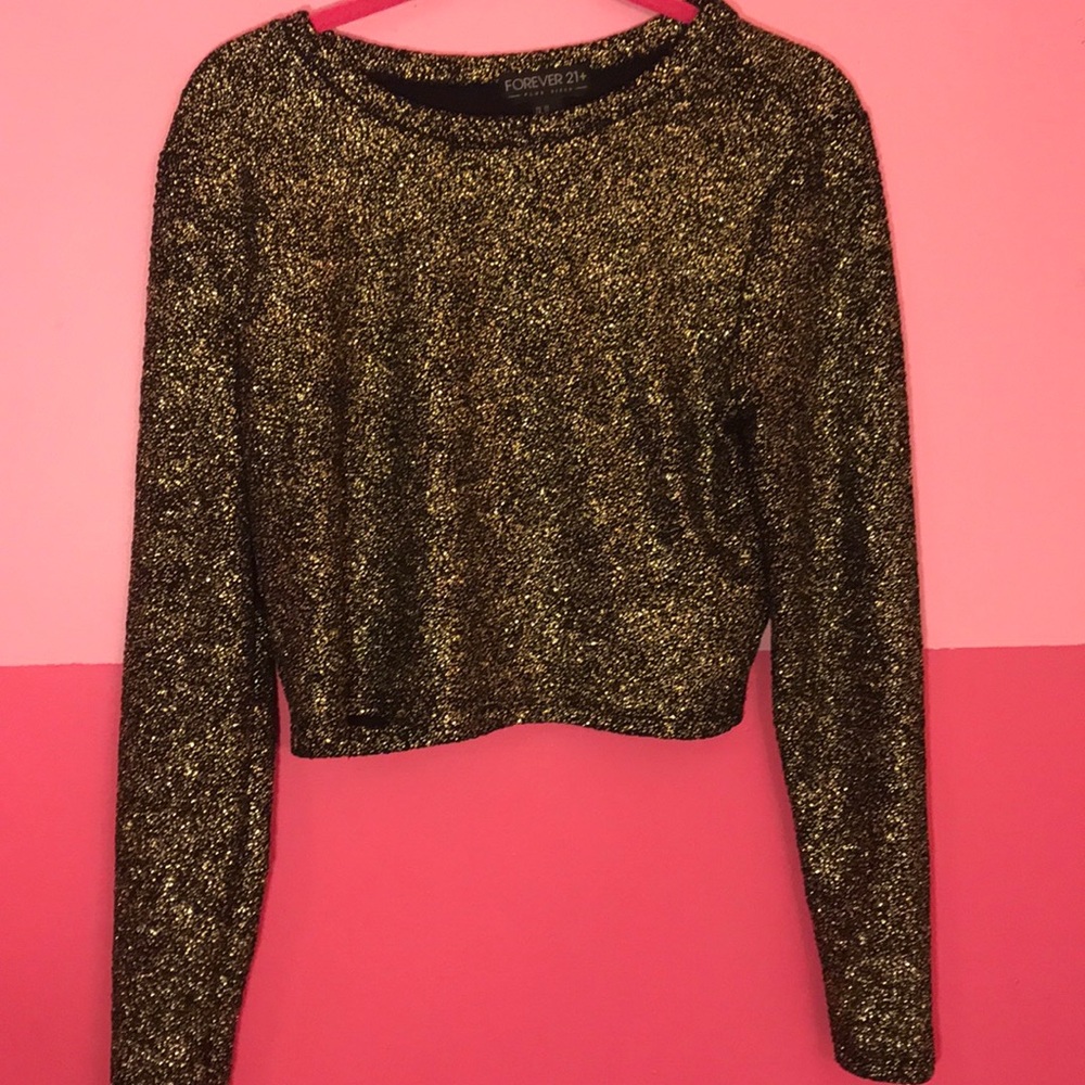Cropped long sleeve top